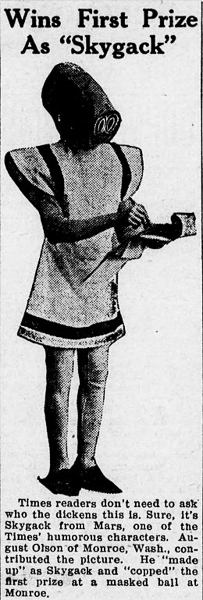 Masquerade attendee dressed as Mister Skygack from Mars.