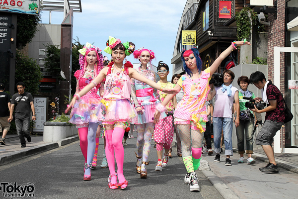 DokiDoki-Harajuku. Every day dressing up in Tokyo districts like Shibuya and Harajuku.